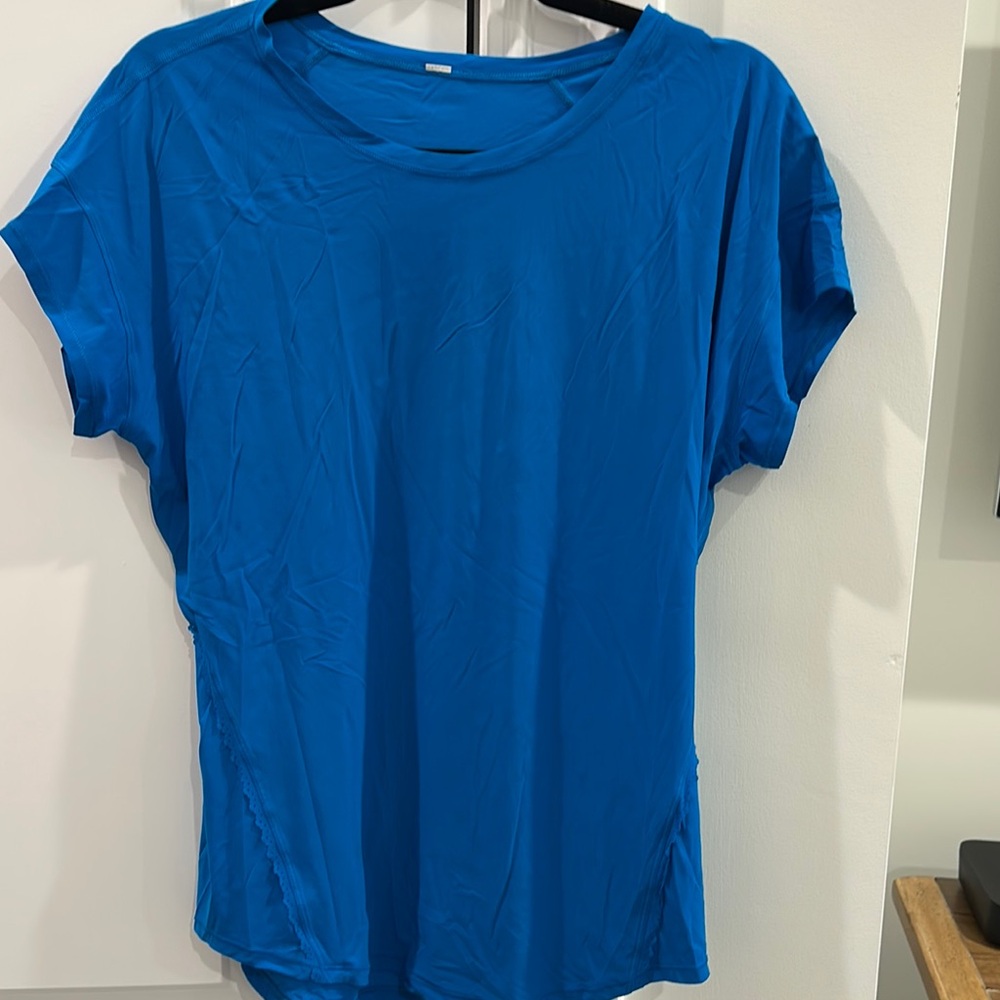 lululemon athletica Blue sunblock t shirtri